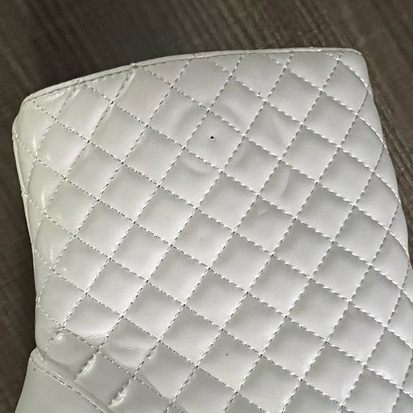 US 9 Quilted White heels boots booties stiletto - Picture 6 of 6